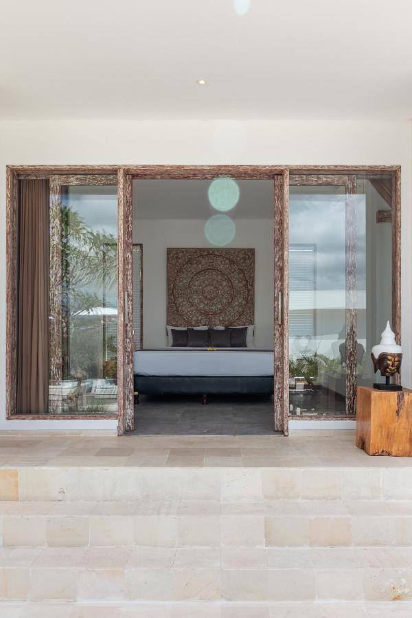 Villa Rasa Senang, With Private Cook And Pool Каранґасем Екстер'єр фото